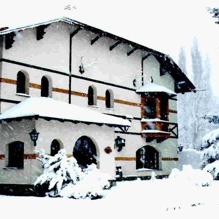 Hosteria La Posta Del Cazador San Martín de los Andes Exterior foto