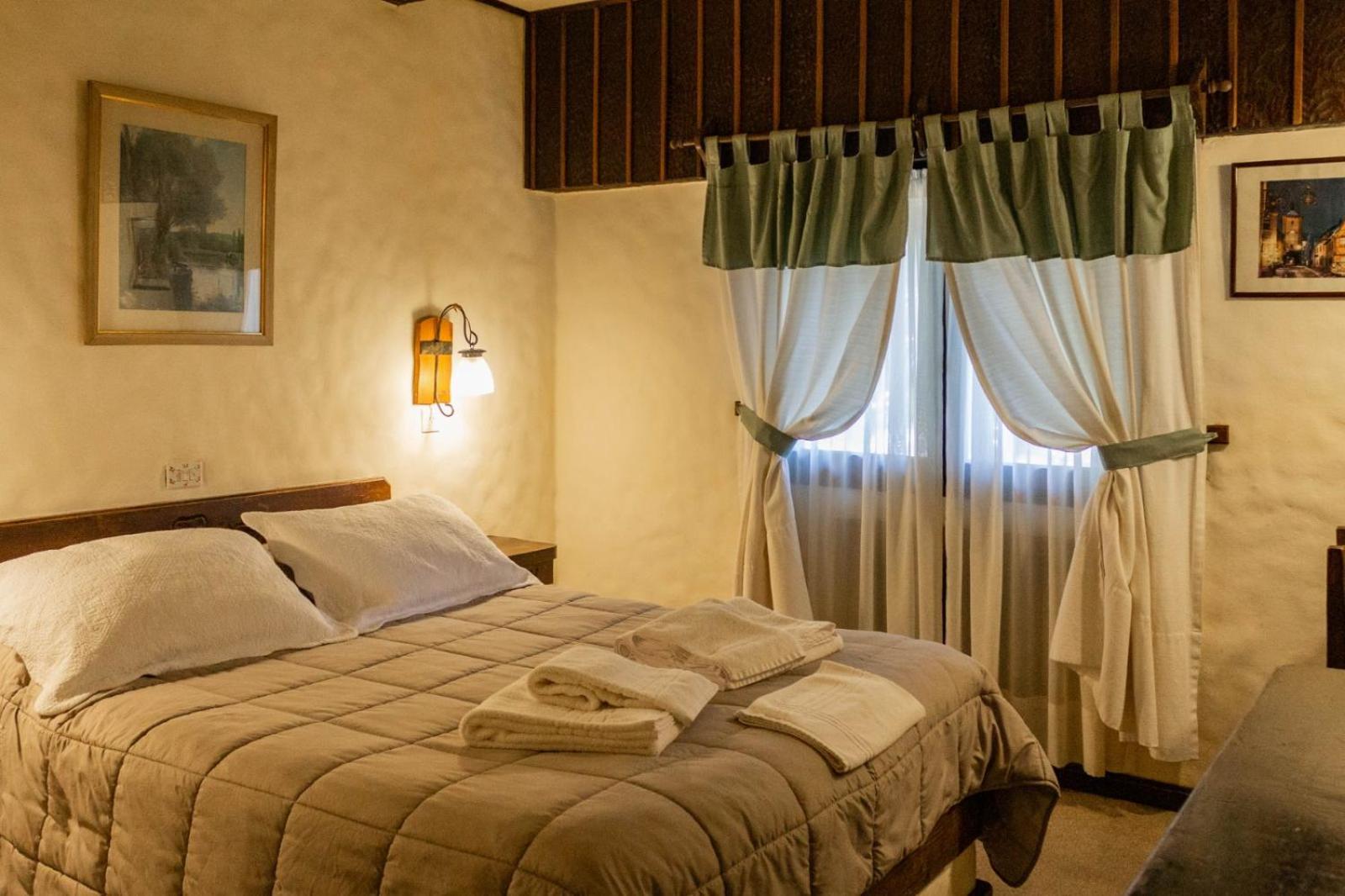 Hosteria La Posta Del Cazador San Martín de los Andes Exterior foto