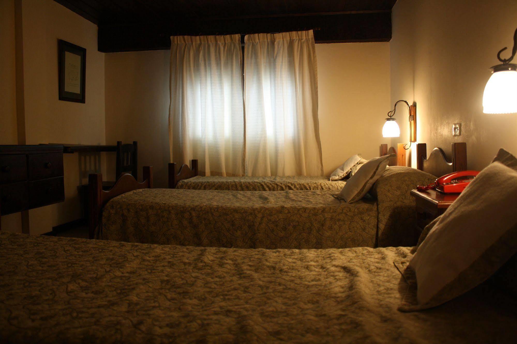 Hosteria La Posta Del Cazador San Martín de los Andes Exterior foto